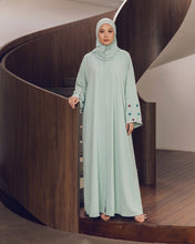Noor-e-Qalb Emb Abaya