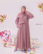 Ameera Contrast Line Abaya