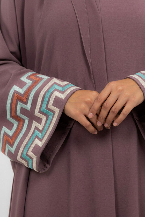 women geometric embroidery abaya