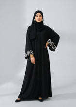 Pista Embroidered Abaya