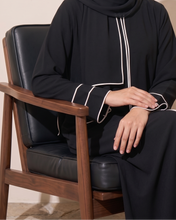 Elegant Line Classic Abaya
