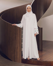 Noor-e-Qalb Emb Abaya