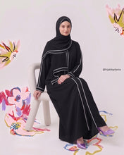 Ameera Contrast Line Abaya