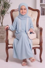 Classic Lace Abaya