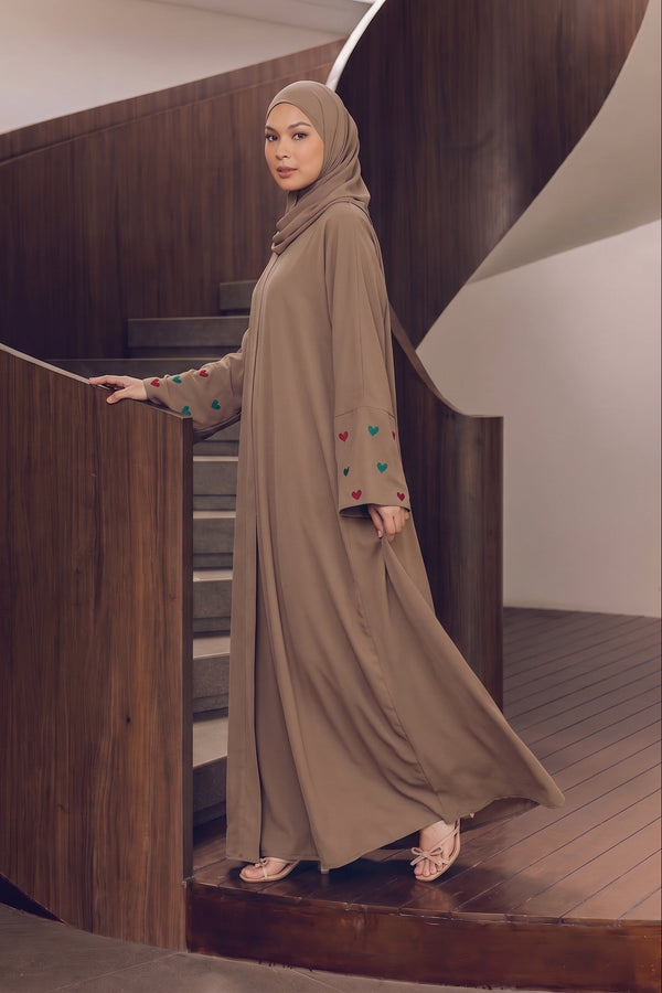 Noor-e-Qalb Emb Abaya