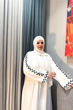 Leaf sleeves Embroidery abaya-white