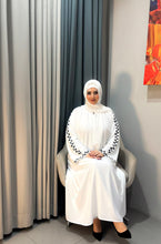 Leaf sleeves Embroidery abaya-white