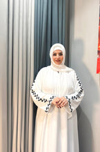 Leaf sleeves Embroidery abaya-white