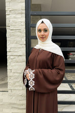 Pista Embroidered Abaya