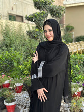 Nooré Piped Abaya-43