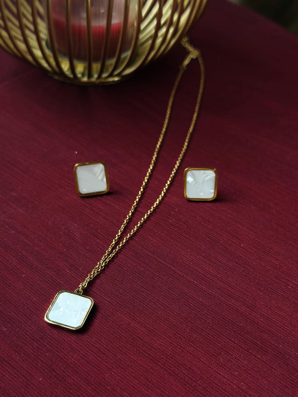 Luxe square set