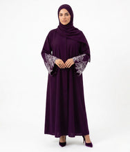 Petal Outline Abaya