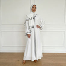 Ameera Contrast Line Abaya