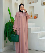 Soft Bloom Piped Abaya