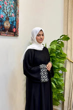 Geometric Elegance Abaya